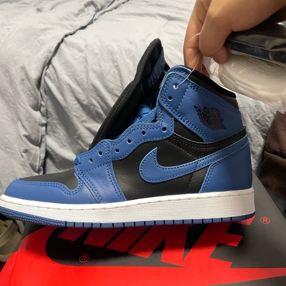 Air Jordan 1 Retro High OG GS “Dark Marina Blue” - Picture 3 of 7